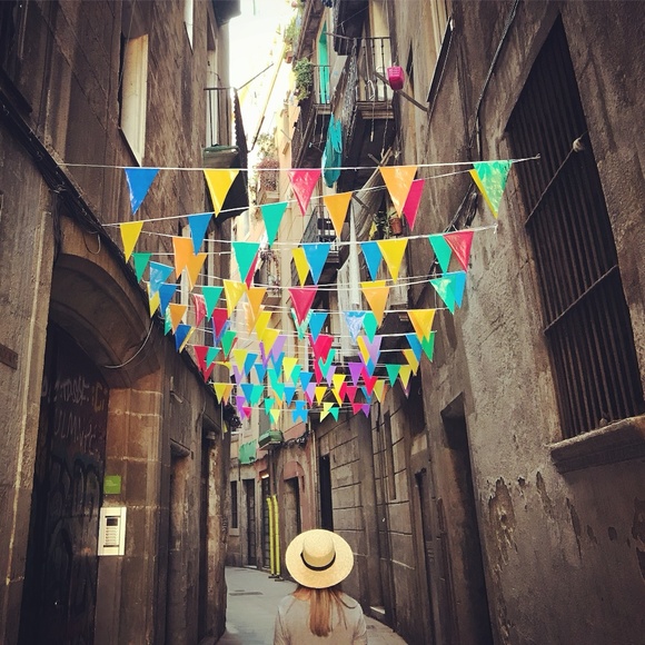 Meet your Posher, Carrie - Picture 2 of 2